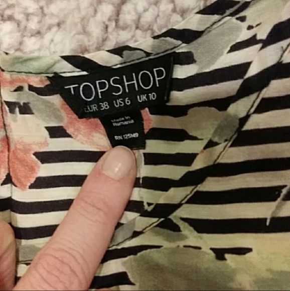 TopShop Floral Striped Boxy Crop Top - Picture 6 of 6
